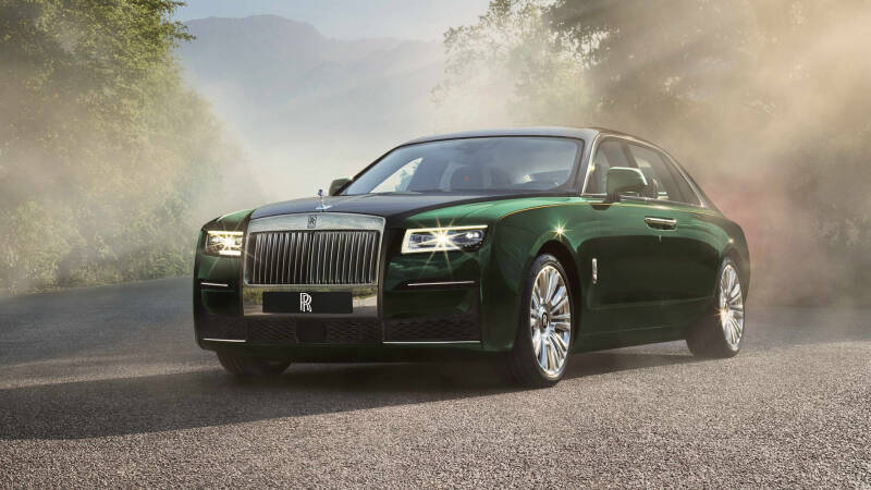 Как сейчас покупают новые Rolls-Royce в России