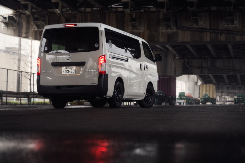 Nissan построил дом на колесах из фургона