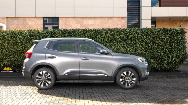 Какие автомобили можно купить в Китае по цене Lada Granta