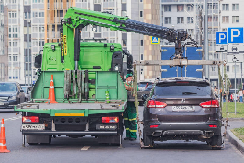 Россиян предложили уведомлять в СМС об эвакуации авто