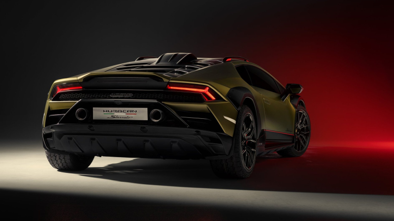 В Россию привезли «внедорожный» Lamborghini, но не Urus