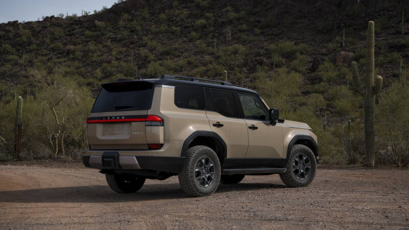 В России продают новый Lexus GX